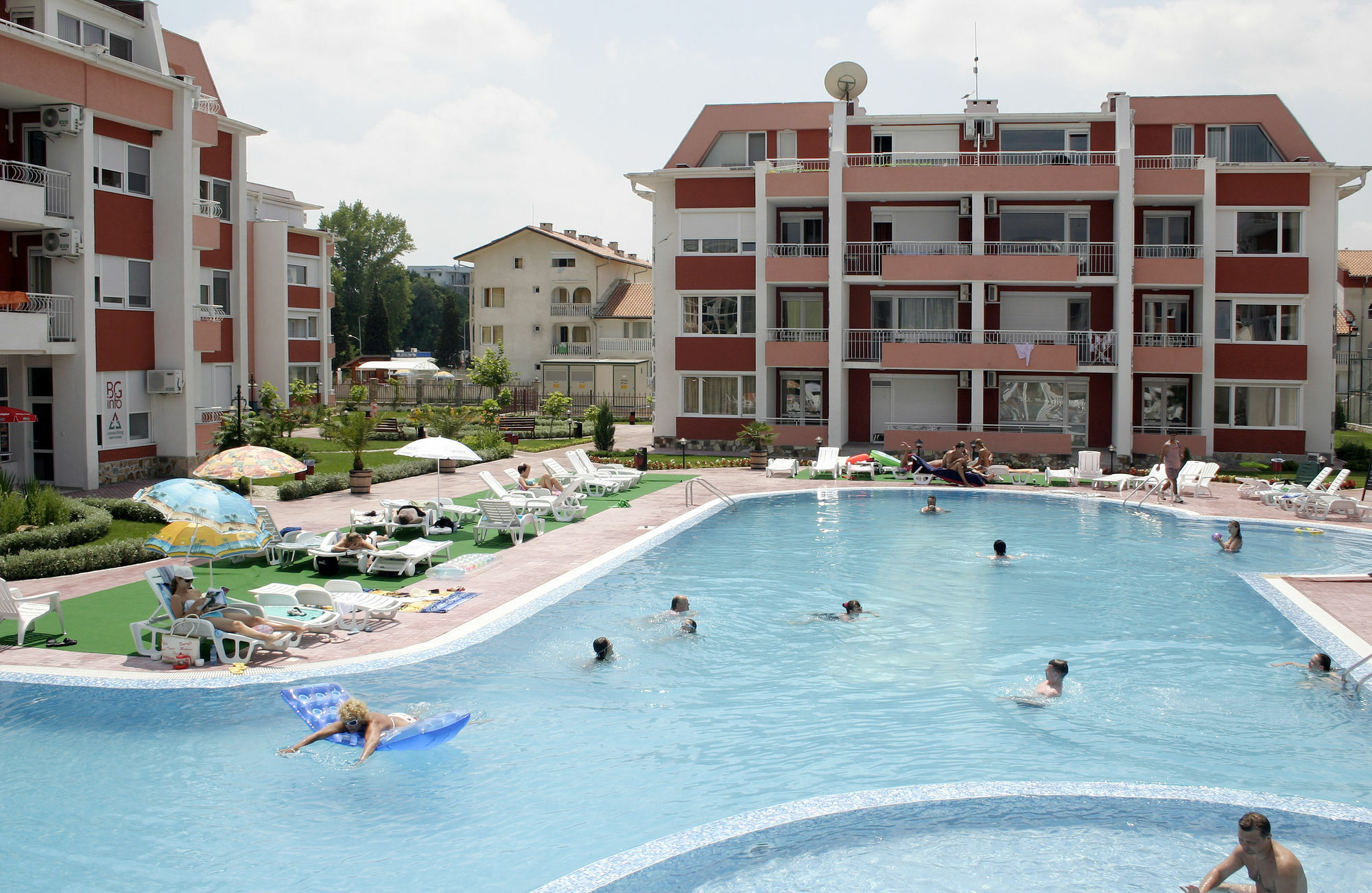 Sunny Fort Apartments サニービーチ エクステリア 写真